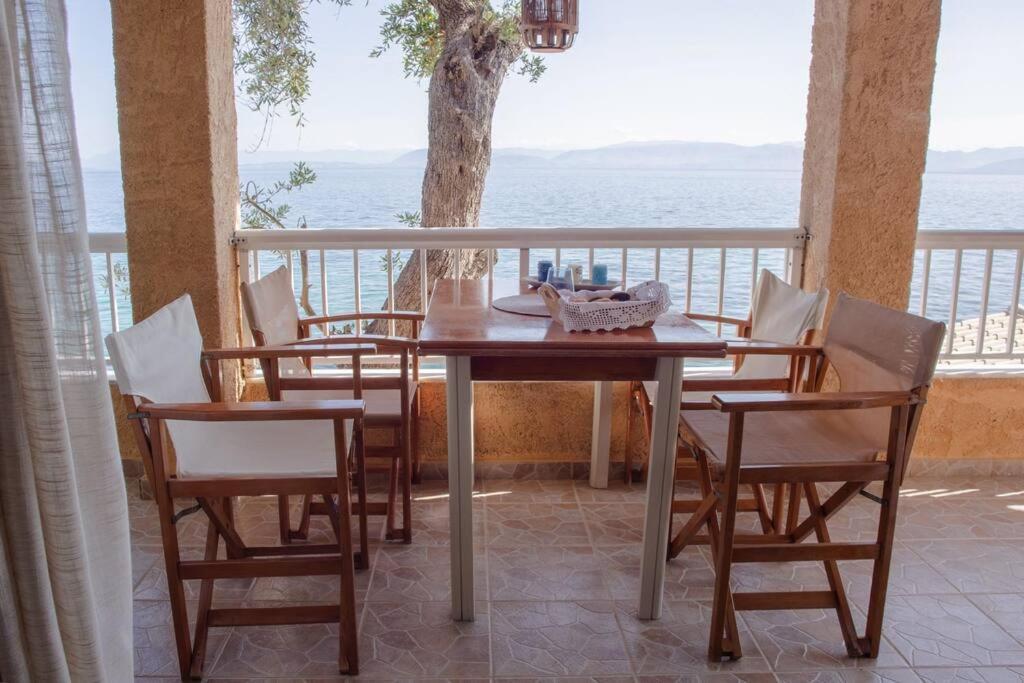 Kohyli Beachfront House Agia Pelagia Chlomou エクステリア 写真