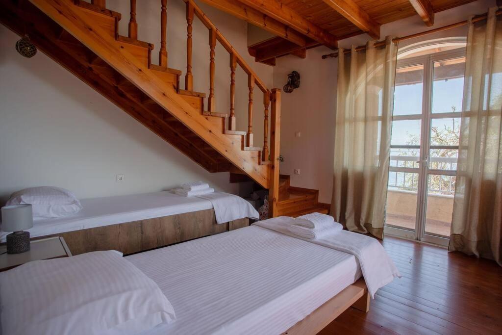 Kohyli Beachfront House Agia Pelagia Chlomou エクステリア 写真