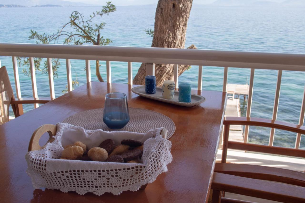 Kohyli Beachfront House Agia Pelagia Chlomou エクステリア 写真