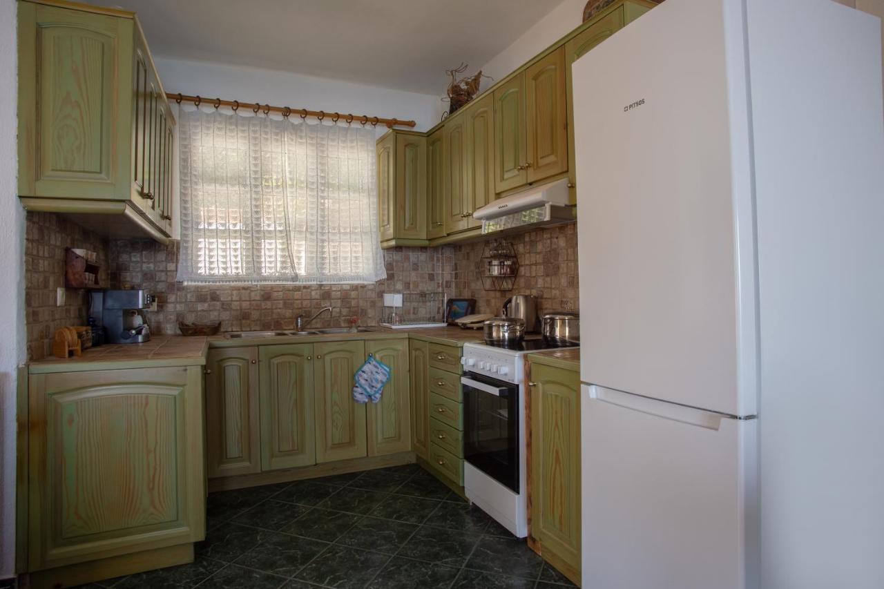 Kohyli Beachfront House Agia Pelagia Chlomou エクステリア 写真