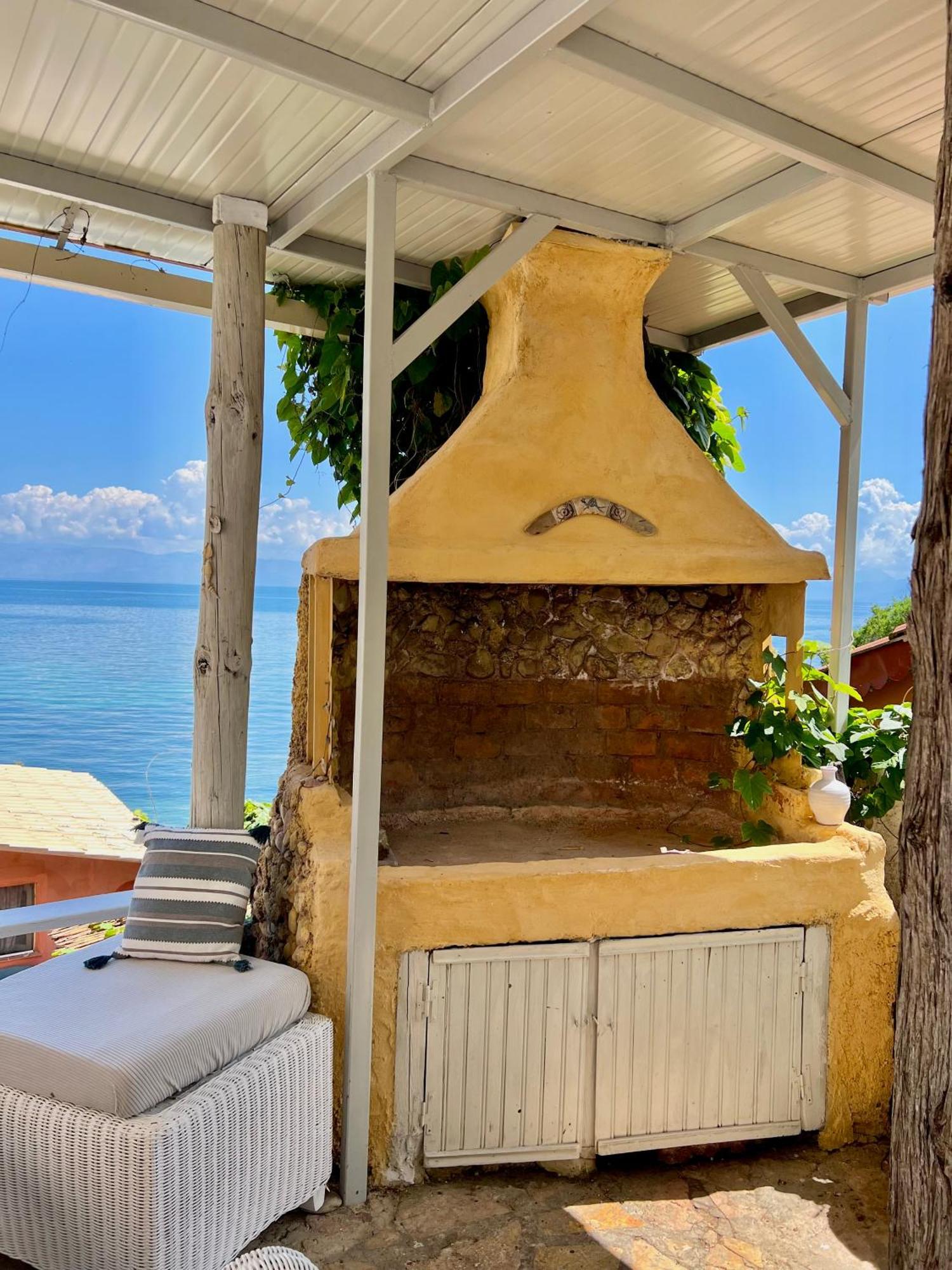 Kohyli Beachfront House Agia Pelagia Chlomou エクステリア 写真