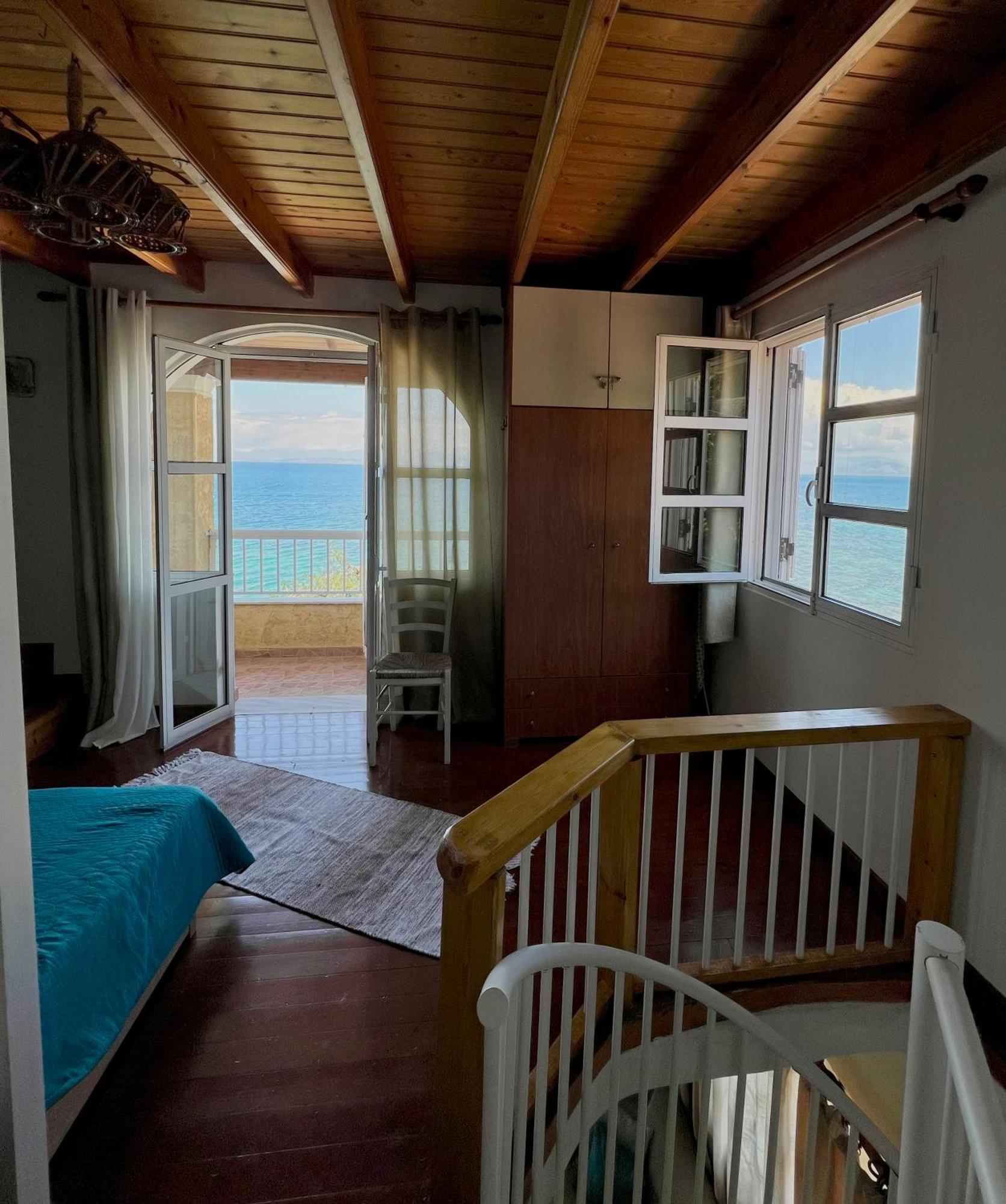 Kohyli Beachfront House Agia Pelagia Chlomou エクステリア 写真