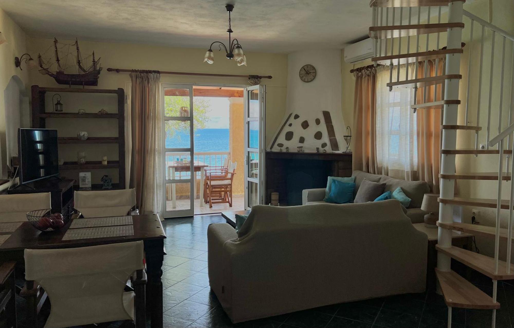 Kohyli Beachfront House Agia Pelagia Chlomou エクステリア 写真