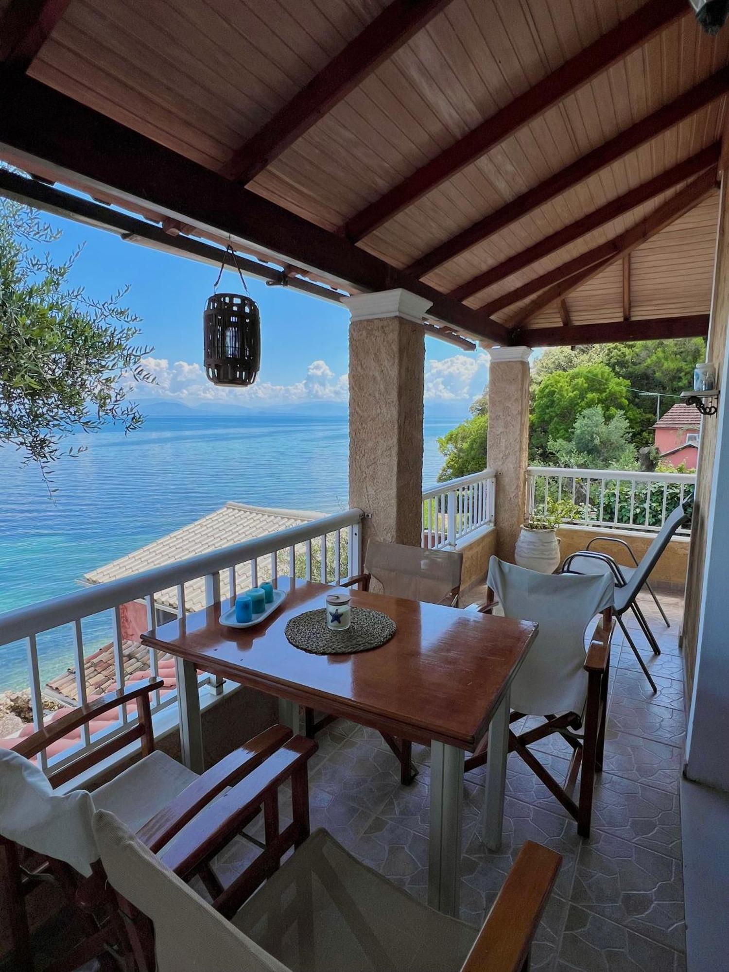Kohyli Beachfront House Agia Pelagia Chlomou エクステリア 写真