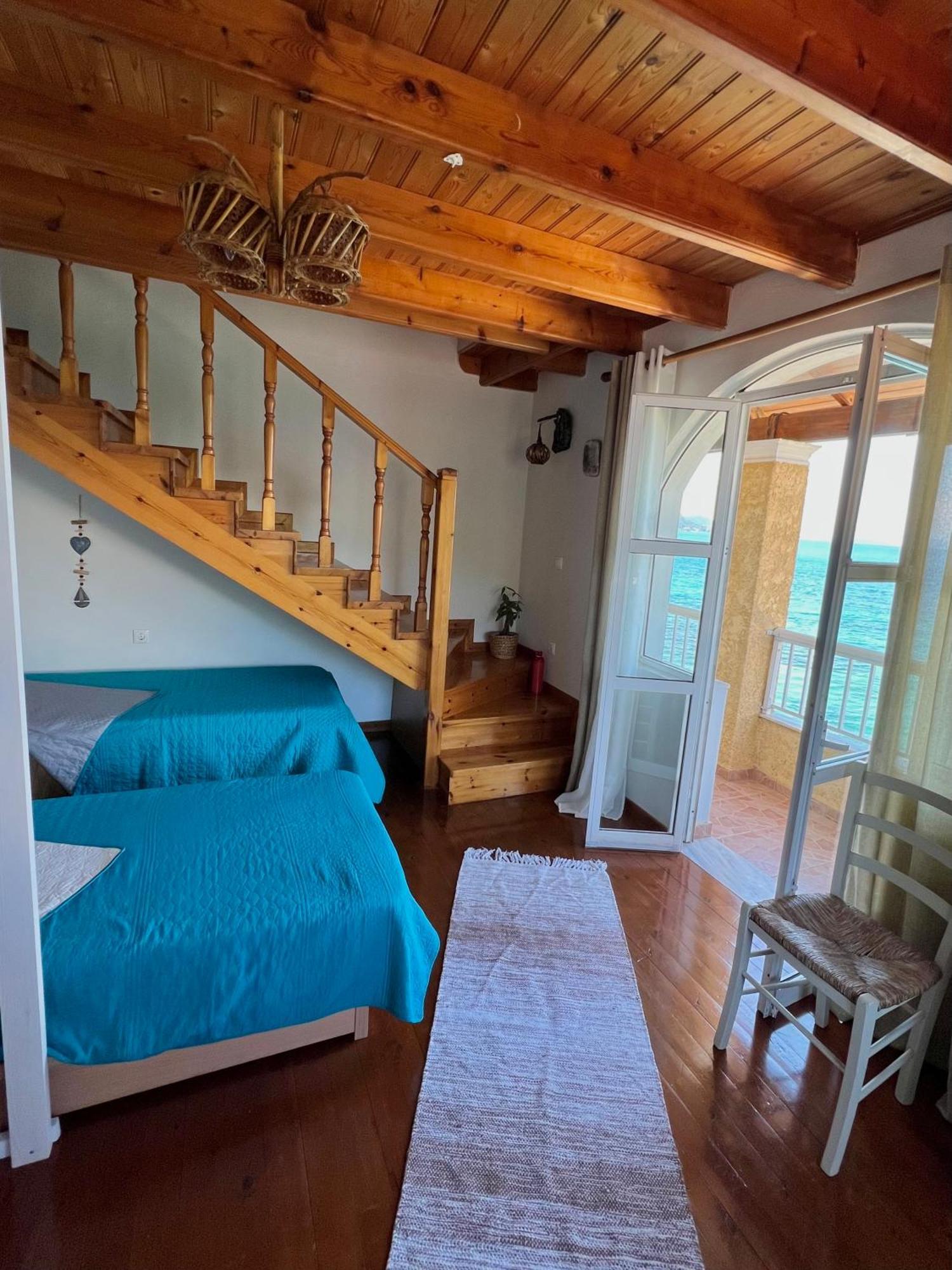 Kohyli Beachfront House Agia Pelagia Chlomou エクステリア 写真