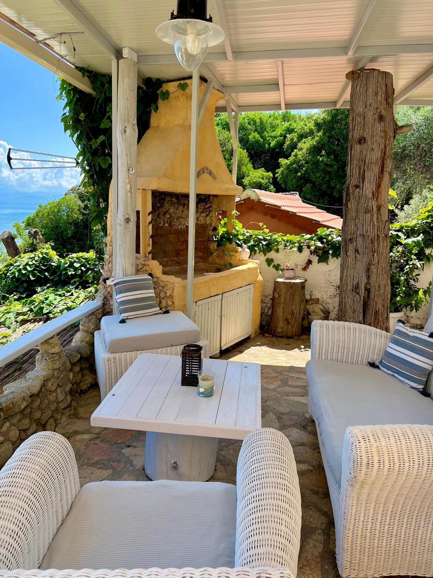 Kohyli Beachfront House Agia Pelagia Chlomou エクステリア 写真
