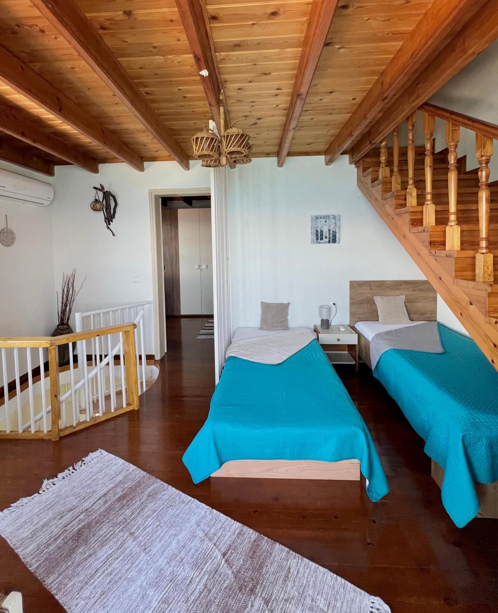 Kohyli Beachfront House Agia Pelagia Chlomou エクステリア 写真