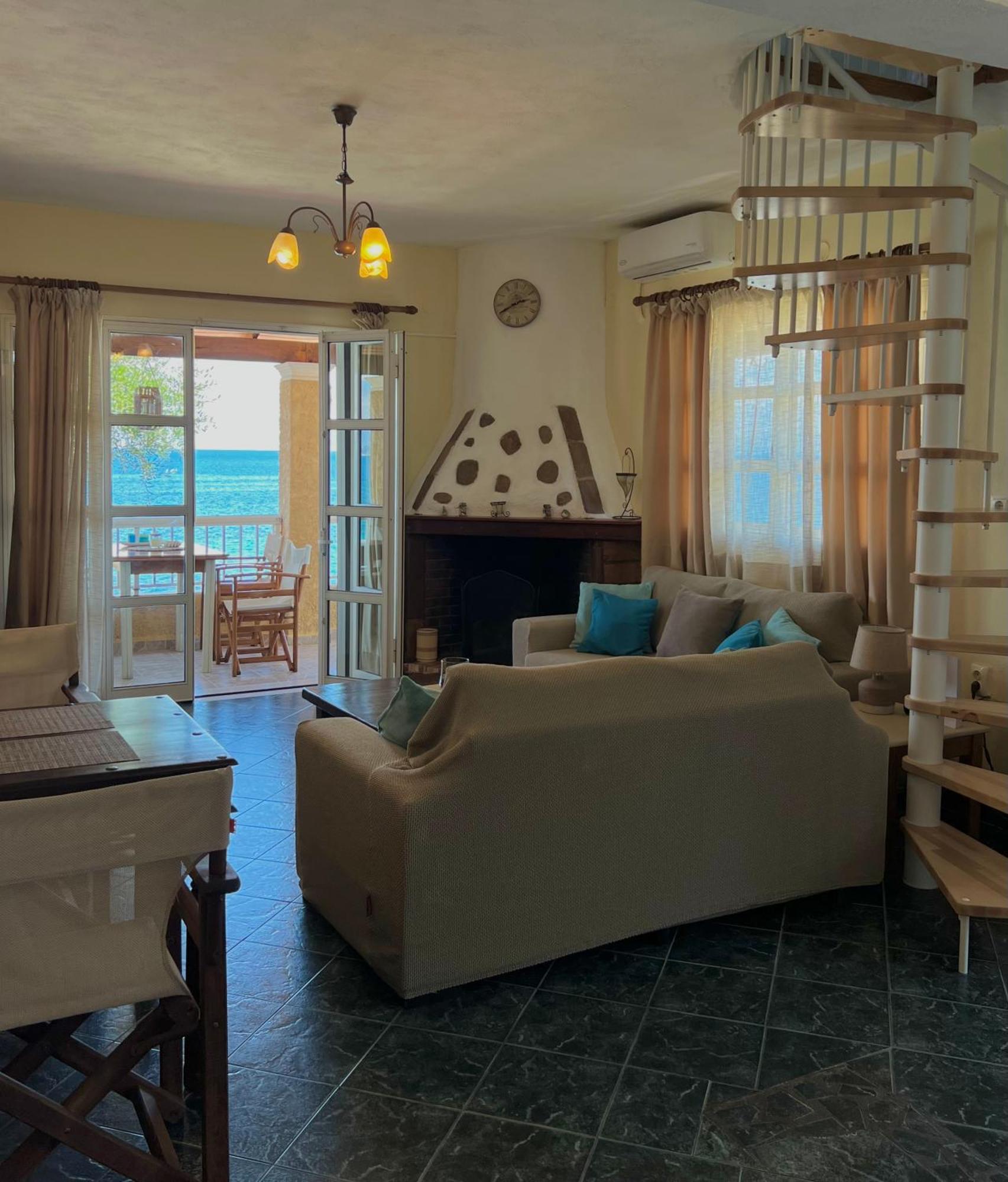Kohyli Beachfront House Agia Pelagia Chlomou エクステリア 写真
